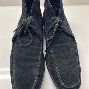 Tod's men's black suede chukka ankle boot like new